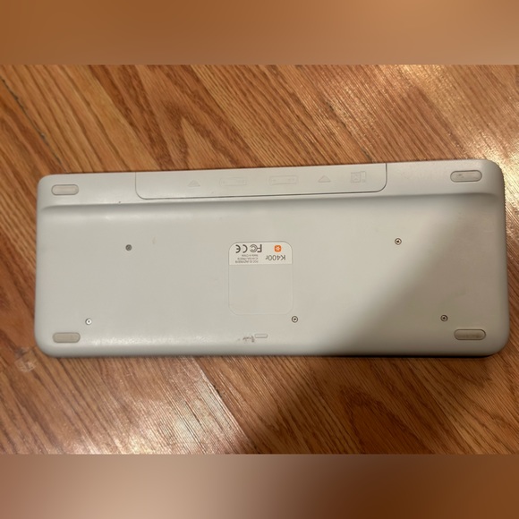 Logitech Wireless Keyboard W USB Bluetooth Connector - Picture 5 of 5